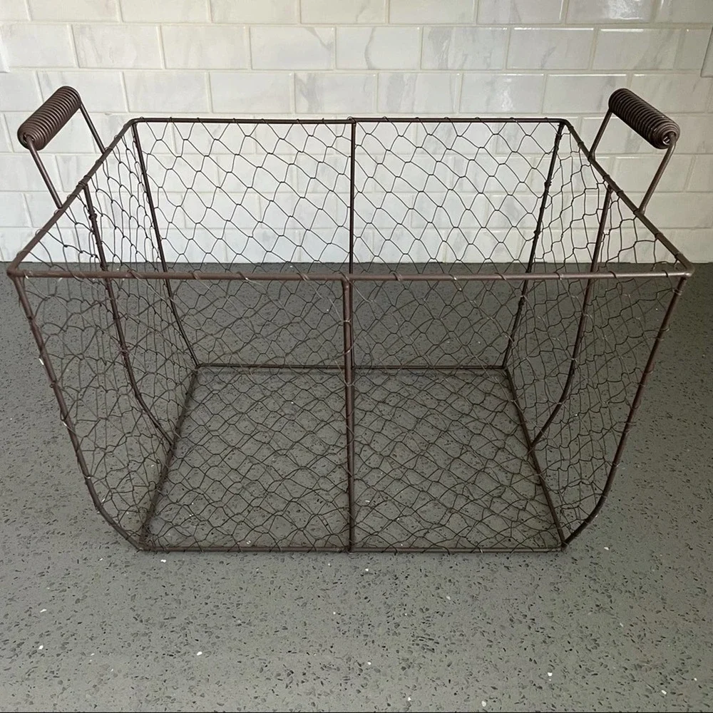 Farmhouse Chicken Wire Storage Decor Baskets Set of 2 with 1 with Canvas Liner